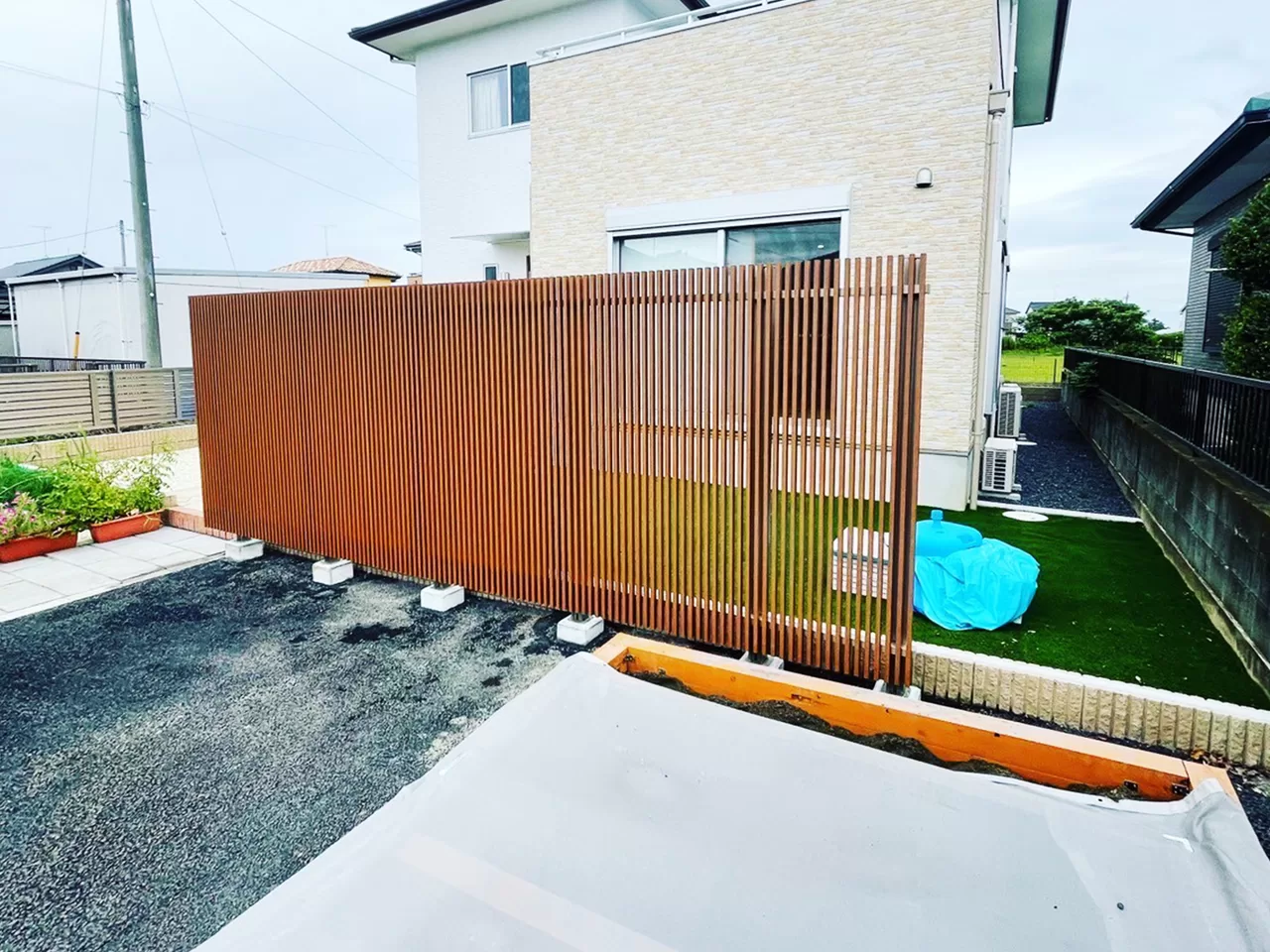 門柱とフェンスの施工後